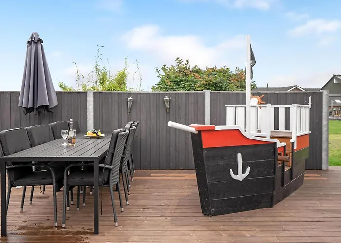 Four-bedroom In Hébergement de vacances Haderslev