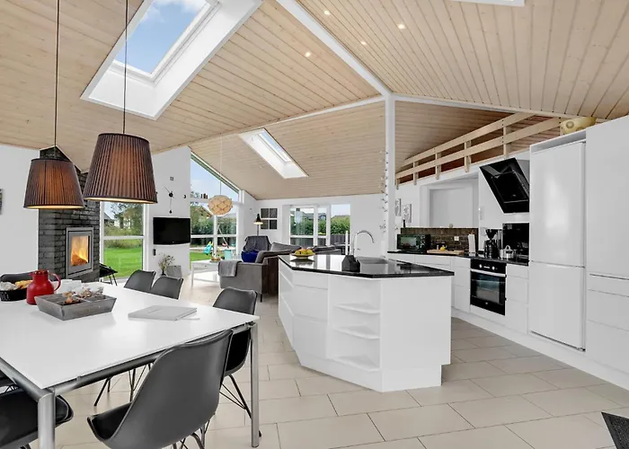 Four-bedroom In Hébergement de vacances Haderslev