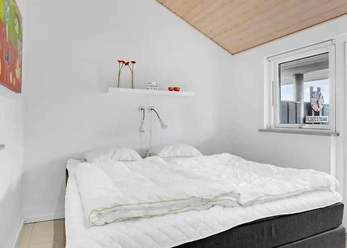 Hébergement de vacances Four-bedroom In *