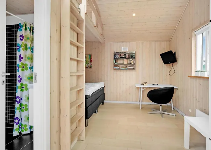 Hébergement de vacances Four-bedroom In *