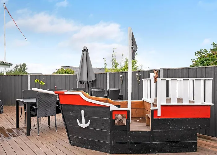 Four-bedroom In Hébergement de vacances *