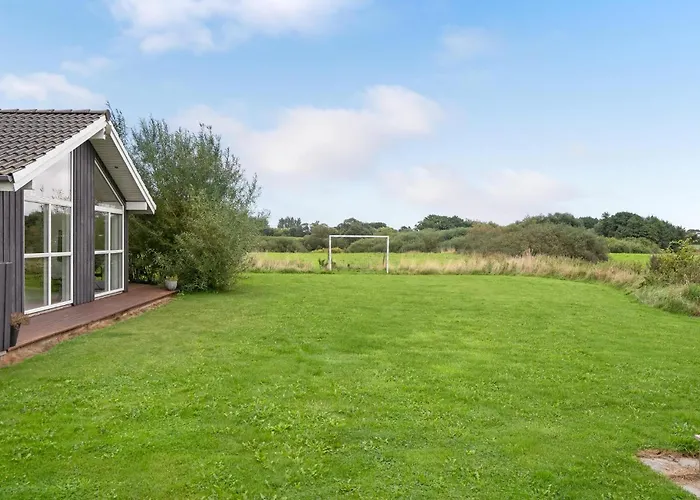 Four-bedroom In Hébergement de vacances Haderslev